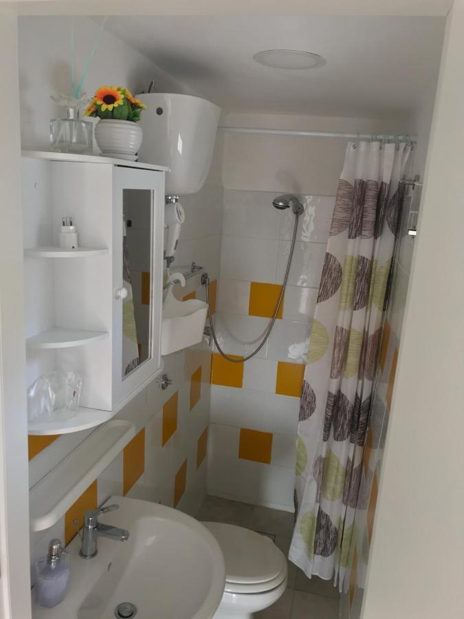 Casa Vacanze Flora 佩斯基奇 外观 照片