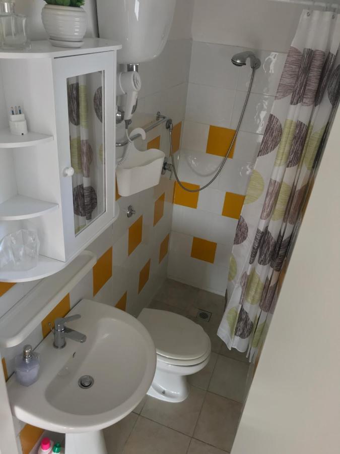 Casa Vacanze Flora 佩斯基奇 外观 照片